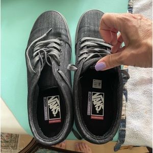 Vans men’s 10.5 Pop Cush skateboarding denim sneaker//tennis shoe worn 1 time!